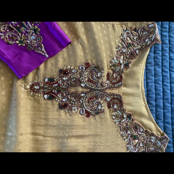 Hand embroidered 3 pc mehndi Pakistani Indian suit - Picture 3 of 7